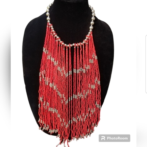 RED & SILVERTONED FRINGE SEED BEAD STATEMENT NECKLACE & EARRING SET - Picture 2 of 5